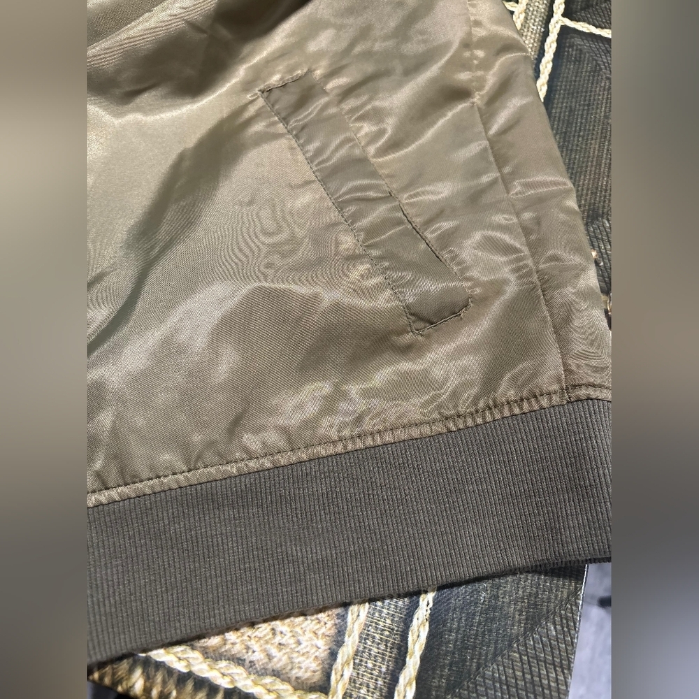 Chic Olive Bomber Jacket for Women XL - Picture 9 of 10